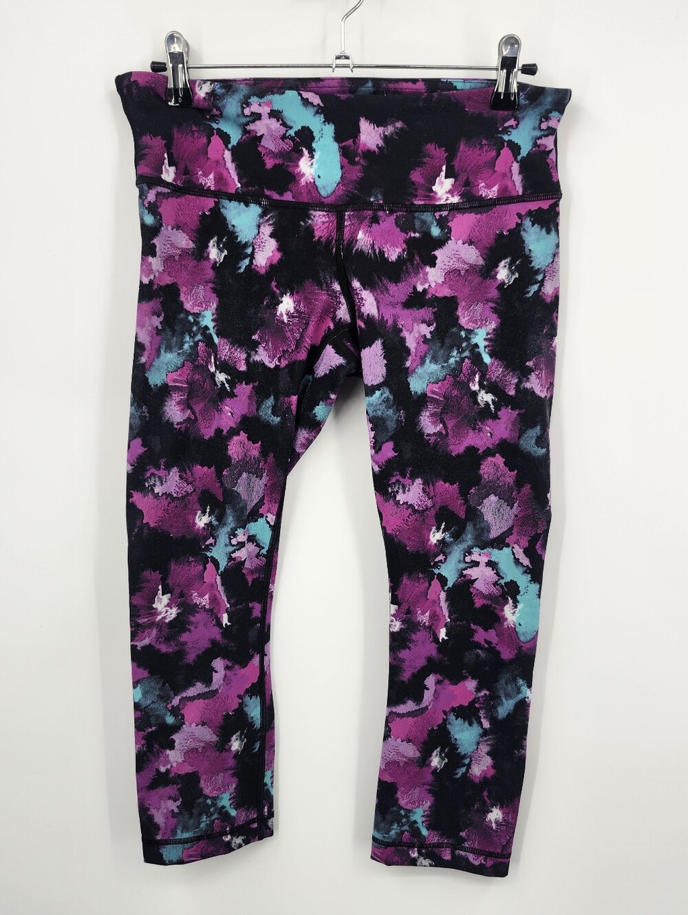 Lululemon Wunder Under Crop III Midnight Bloom Black Deep Fuschia Size 8 Stretch